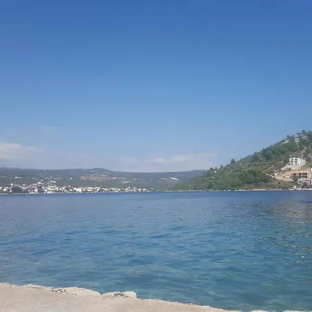 Lucija 罗戈兹尼察