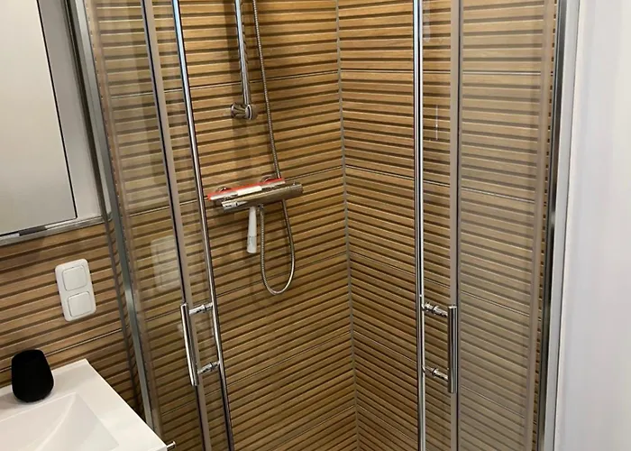 Lucija * 罗戈兹尼察